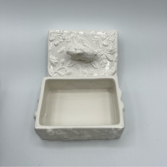 Bunny Rabbit Trinket Box Ducks Chicks Lambs Flowers Global Design Kate Williams - Picture 9 of 16